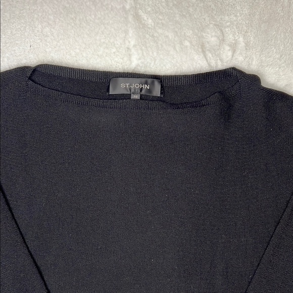 St. John Boat Neckline Wool Asymmetrical Sweater Size SP - Picture 4 of 6